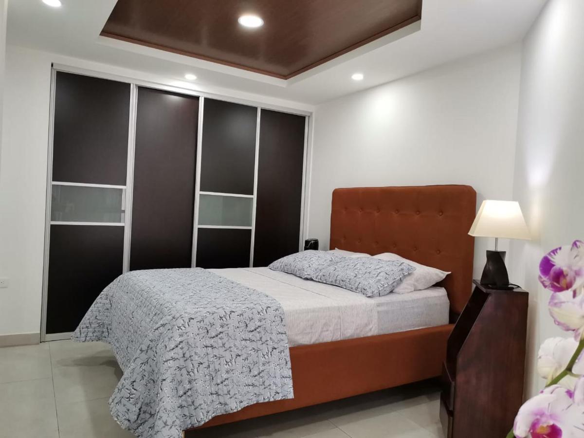 935 * San José