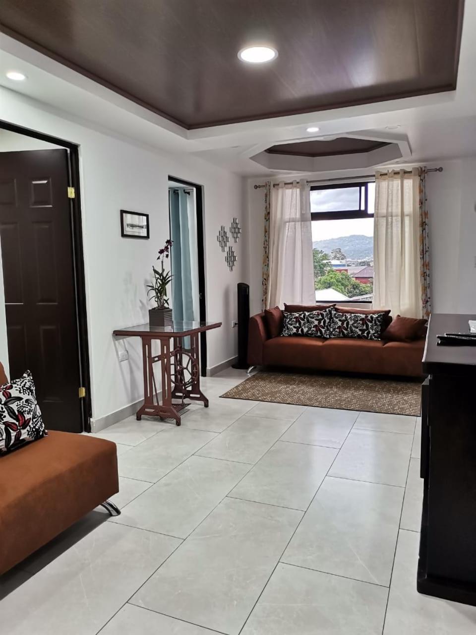 935 * San José